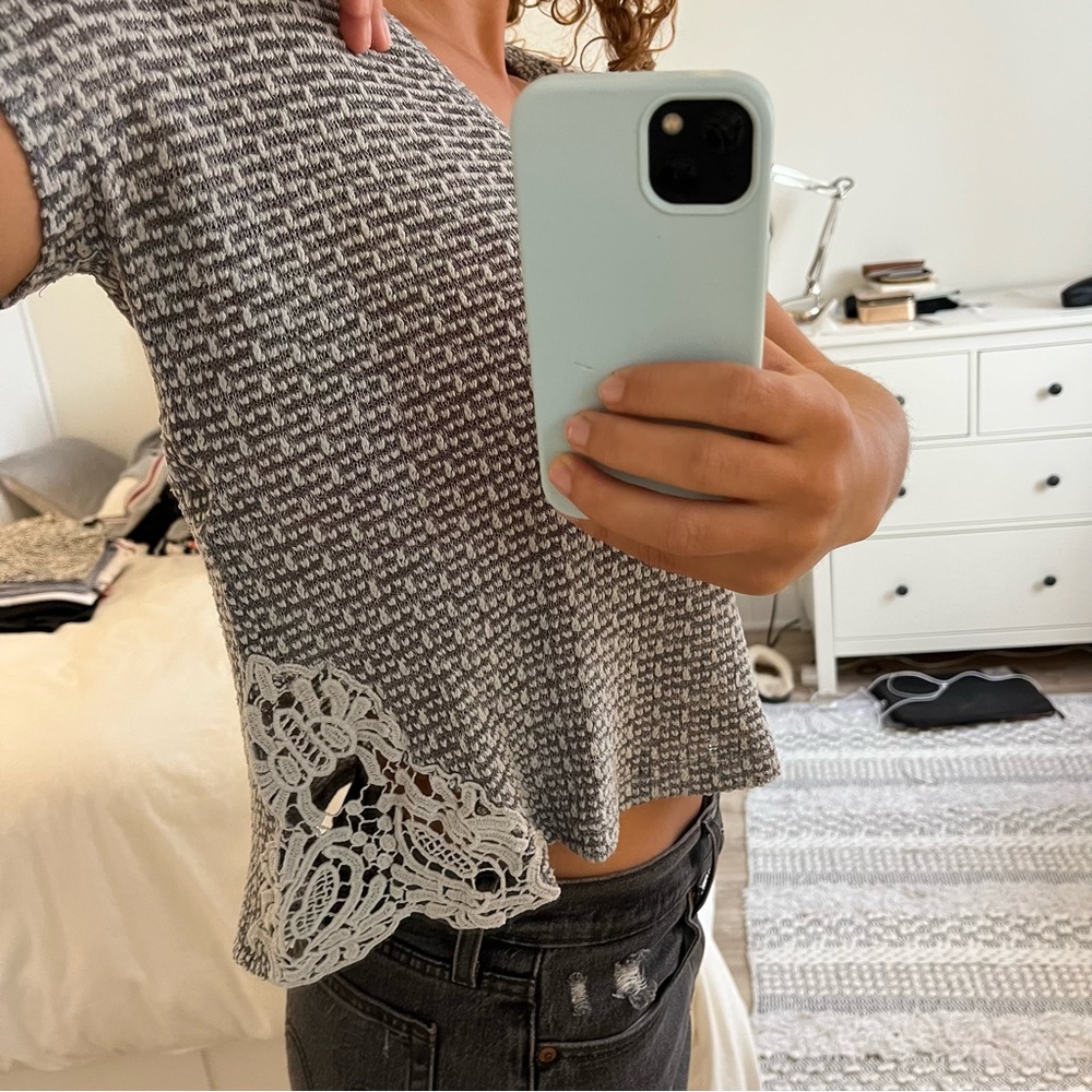 American Eagle grey t-shirt